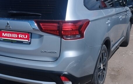 Mitsubishi Outlander III рестайлинг 3, 2015 год, 1 450 000 рублей, 3 фотография