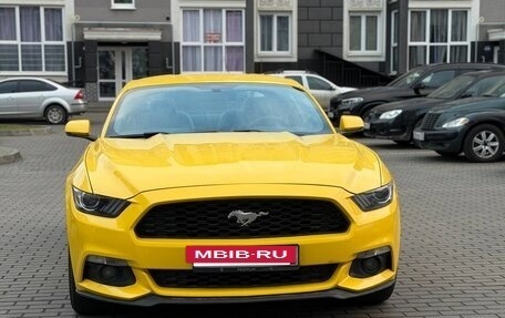 Ford Mustang VI рестайлинг, 2017 год, 2 657 000 рублей, 4 фотография
