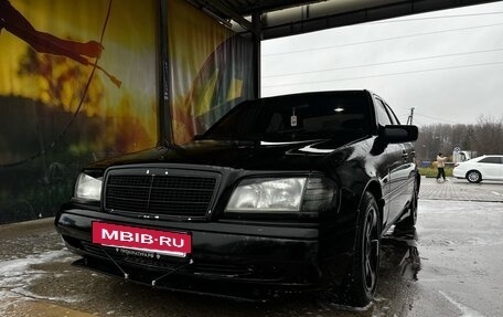 Mercedes-Benz C-Класс, 1994 год, 300 000 рублей, 2 фотография