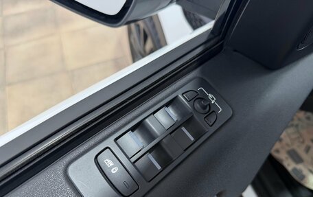 Land Rover Discovery Sport I рестайлинг, 2017 год, 2 600 000 рублей, 26 фотография