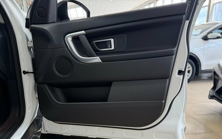 Land Rover Discovery Sport I рестайлинг, 2017 год, 2 600 000 рублей, 28 фотография
