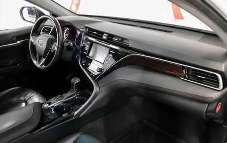 Toyota Camry, 2020 год, 1 740 000 рублей, 9 фотография