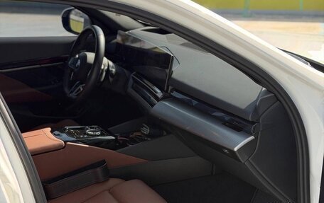 BMW 5 серия, 2023 год, 6 600 000 рублей, 6 фотография