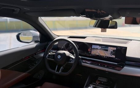 BMW 5 серия, 2023 год, 6 600 000 рублей, 12 фотография