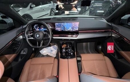 BMW 5 серия, 2023 год, 6 600 000 рублей, 7 фотография