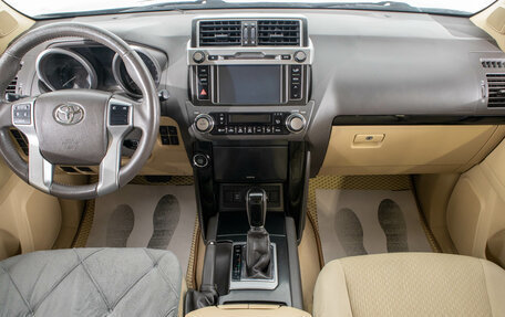 Toyota Land Cruiser Prado 150 рестайлинг 2, 2016 год, 3 799 000 рублей, 10 фотография