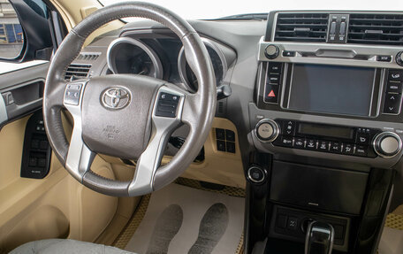 Toyota Land Cruiser Prado 150 рестайлинг 2, 2016 год, 3 799 000 рублей, 18 фотография
