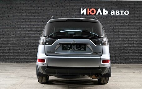 Mitsubishi Outlander III рестайлинг 3, 2011 год, 1 050 000 рублей, 5 фотография
