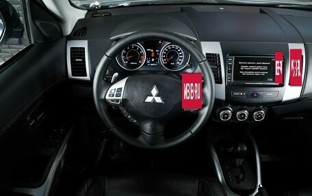 Mitsubishi Outlander III рестайлинг 3, 2011 год, 1 050 000 рублей, 10 фотография