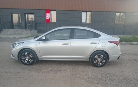 Hyundai Solaris II рестайлинг, 2017 год, 1 050 000 рублей, 4 фотография