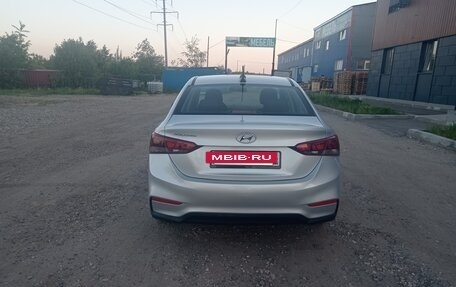 Hyundai Solaris II рестайлинг, 2017 год, 1 050 000 рублей, 6 фотография
