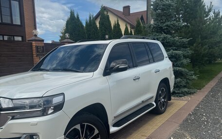 Toyota Land Cruiser 200, 2020 год, 8 190 000 рублей, 10 фотография