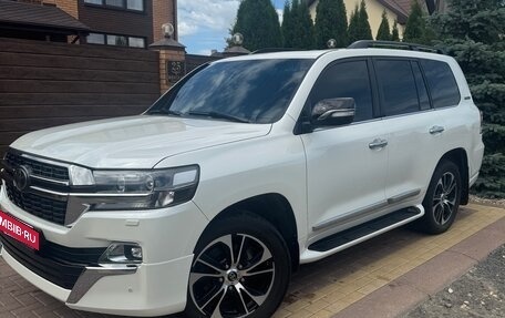 Toyota Land Cruiser 200, 2020 год, 8 190 000 рублей, 12 фотография
