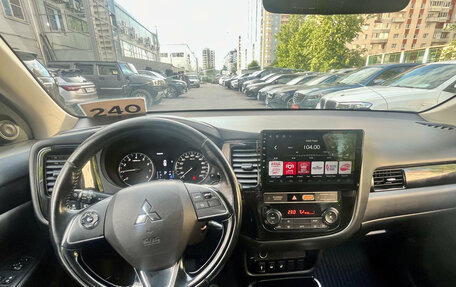 Mitsubishi Outlander III рестайлинг 3, 2019 год, 1 415 000 рублей, 8 фотография