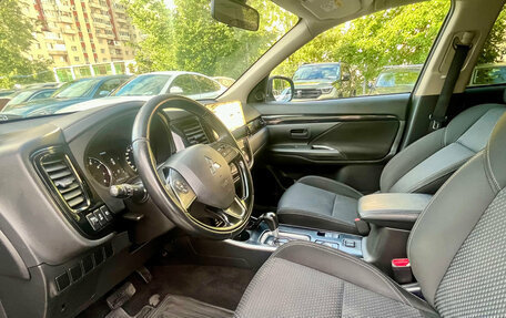 Mitsubishi Outlander III рестайлинг 3, 2019 год, 1 415 000 рублей, 7 фотография