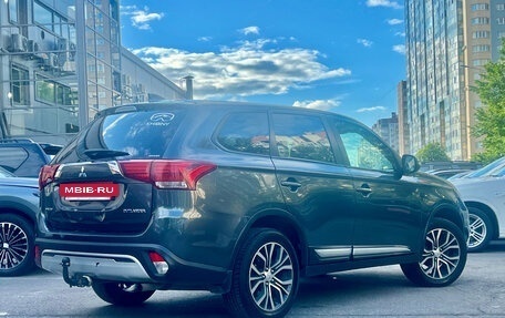 Mitsubishi Outlander III рестайлинг 3, 2019 год, 1 415 000 рублей, 4 фотография