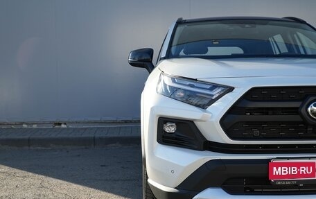 Toyota RAV4, 2025 год, 3 990 000 рублей, 4 фотография