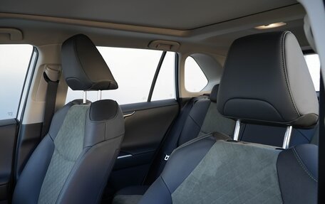 Toyota RAV4, 2025 год, 3 990 000 рублей, 20 фотография