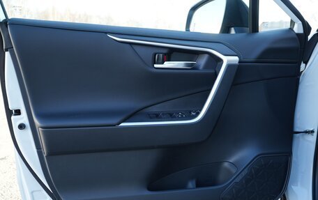 Toyota RAV4, 2025 год, 3 990 000 рублей, 17 фотография