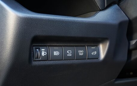 Toyota RAV4, 2025 год, 3 990 000 рублей, 27 фотография