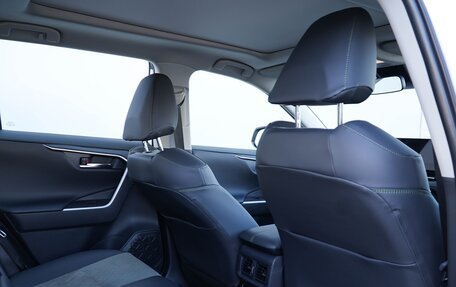 Toyota RAV4, 2025 год, 3 990 000 рублей, 36 фотография