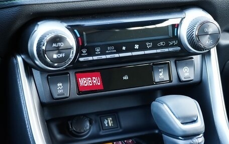 Toyota RAV4, 2025 год, 3 990 000 рублей, 32 фотография