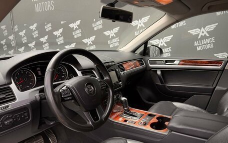 Volkswagen Touareg III, 2011 год, 1 899 000 рублей, 10 фотография