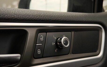 Volkswagen Touareg III, 2011 год, 1 899 000 рублей, 22 фотография