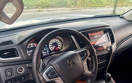 Mitsubishi Triton, 2023 год, 3 700 000 рублей, 5 фотография