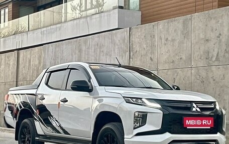 Mitsubishi Triton, 2023 год, 3 700 000 рублей, 2 фотография
