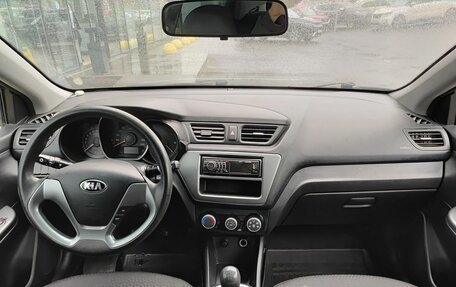 KIA Rio III рестайлинг, 2015 год, 899 800 рублей, 17 фотография