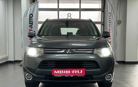 Mitsubishi Outlander III рестайлинг 3, 2013 год, 1 450 000 рублей, 4 фотография