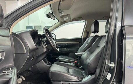 Mitsubishi Outlander III рестайлинг 3, 2013 год, 1 450 000 рублей, 10 фотография