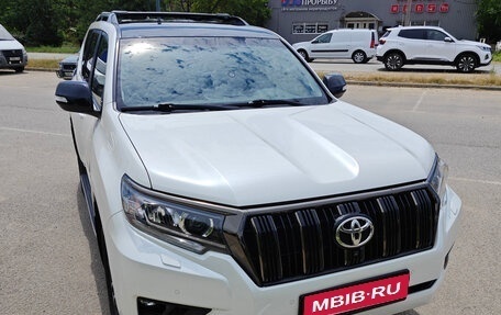 Toyota Land Cruiser Prado 150 рестайлинг 2, 2022 год, 8 500 000 рублей, 1 фотография