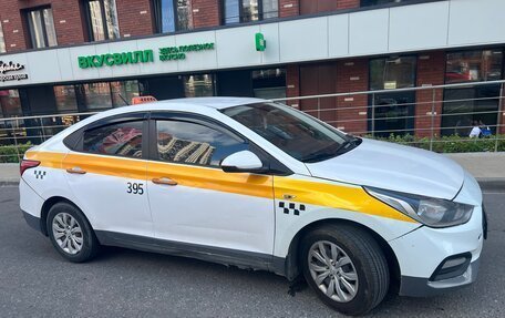 Hyundai Solaris II рестайлинг, 2018 год, 650 000 рублей, 3 фотография