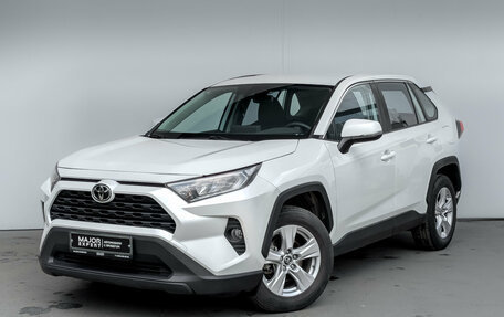 Toyota RAV4, 2021 год, 2 820 000 рублей, 1 фотография