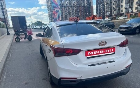 Hyundai Solaris II рестайлинг, 2018 год, 650 000 рублей, 5 фотография