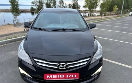 Hyundai Solaris II рестайлинг, 2015 год, 1 050 000 рублей, 5 фотография