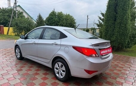 Hyundai Solaris II рестайлинг, 2015 год, 800 000 рублей, 2 фотография
