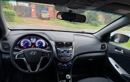 Hyundai Solaris II рестайлинг, 2015 год, 800 000 рублей, 13 фотография