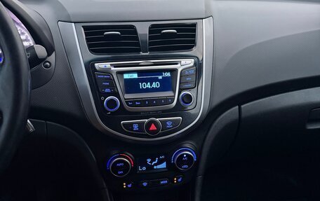 Hyundai Solaris II рестайлинг, 2015 год, 800 000 рублей, 14 фотография