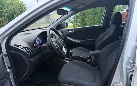 Hyundai Solaris II рестайлинг, 2015 год, 800 000 рублей, 10 фотография