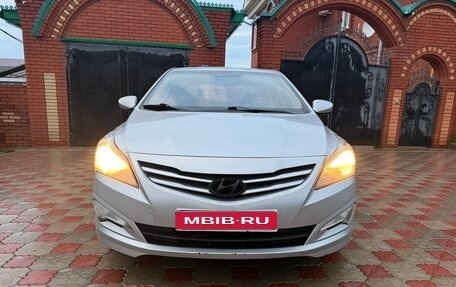 Hyundai Solaris II рестайлинг, 2015 год, 800 000 рублей, 7 фотография