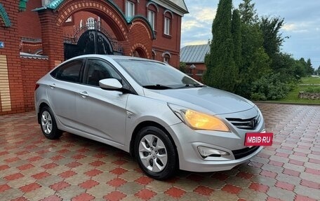 Hyundai Solaris II рестайлинг, 2015 год, 800 000 рублей, 4 фотография
