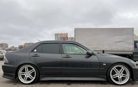 Lexus IS II рестайлинг 2, 2001 год, 750 000 рублей, 4 фотография
