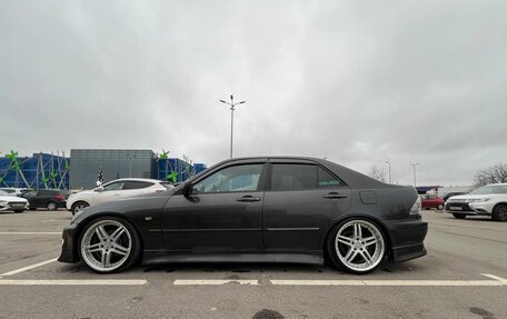 Lexus IS II рестайлинг 2, 2001 год, 750 000 рублей, 5 фотография