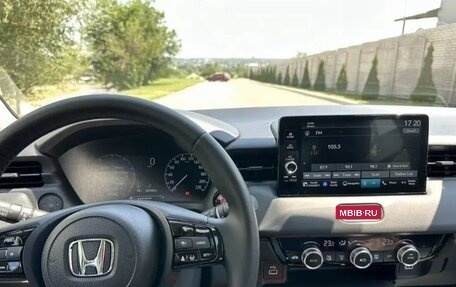 Honda Vezel, 2023 год, 2 730 000 рублей, 8 фотография