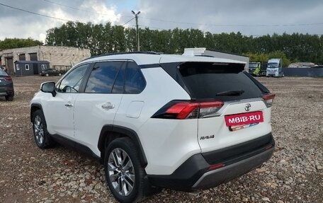 Toyota RAV4, 2019 год, 3 170 000 рублей, 4 фотография