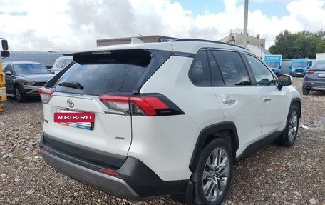 Toyota RAV4, 2019 год, 3 170 000 рублей, 3 фотография