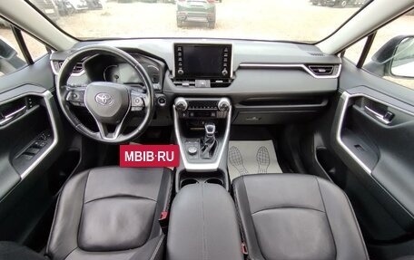 Toyota RAV4, 2019 год, 3 170 000 рублей, 5 фотография